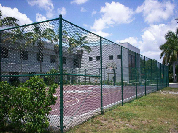 球場圍欄網(wǎng)廠家聯(lián)系方式